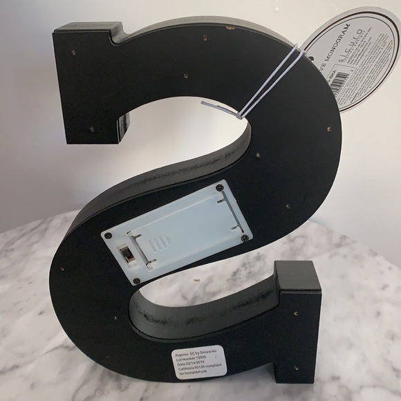 Light up “S” decor 💡 - Picture 2 of 4